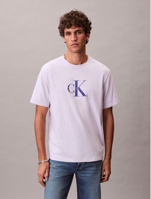 playera-calvin-klein-hero-monologo-20s-hombre-lila-4rb862g-r9e