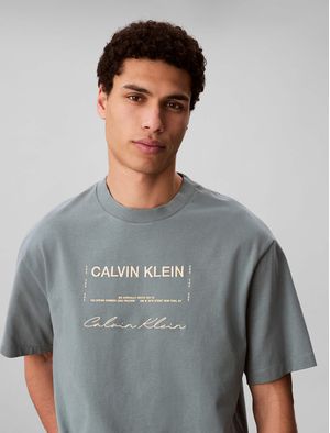 playera-calvin-klein-graphic-16s-fashion-hombre-verde-4re827g-5k3