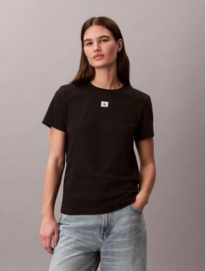 playera-calvin-klein-label-classic-fit-mujer-negro-47f227g-ub1
