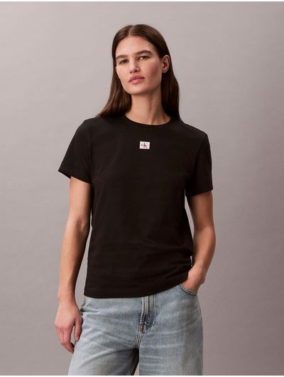 playera-calvin-klein-label-classic-fit-mujer-negro-47f227g-ub1