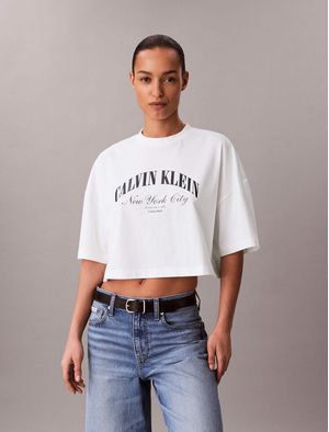 playera-calvin-klein-cropped-heritage-logo-mujer-blanco-47f813g-yaf