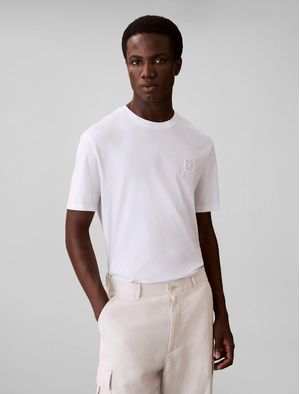playera-calvin-klein-supima-emblem-hombre-blanco-4lf243g-yaf