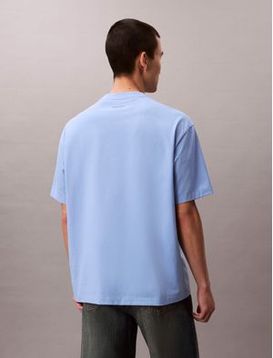 playera-calvin-klein-16s-graphic-seasonal-hombre-azul-4rf823g-c32