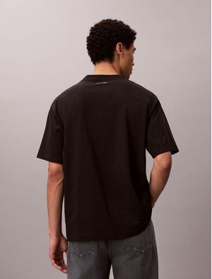 playera-calvin-klein-16s-graphic-seasonal-hombre-negro-4rf849g-ub1