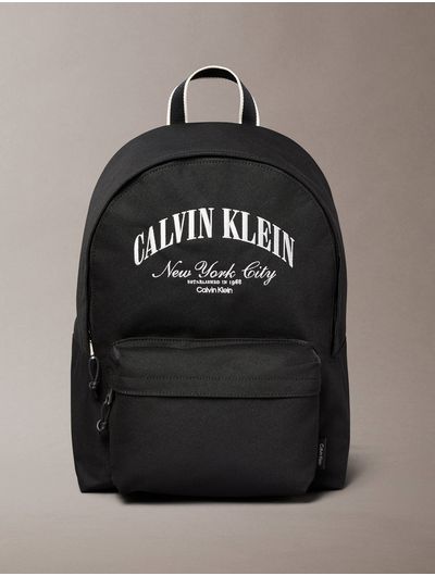 mochila-calvin-klein-graphic-capsule-hombre-negro-4d3345g-ub1
