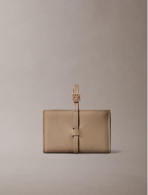 cartera-calvin-klein-emblem-on-strap-mujer-beige-4f1130g-vfu