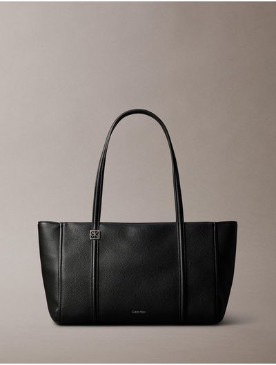 tote-calvin-klein-emblem-peble-mujer-negro-4f3424g-ub1