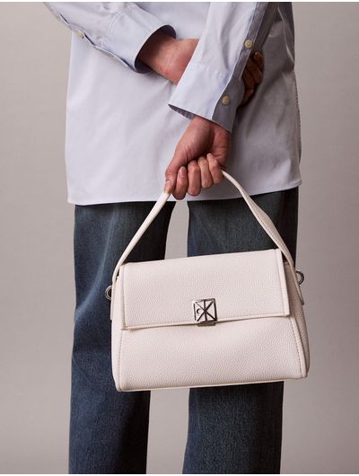 bolsa-calvin-klein-emblem-pebble-shoulder-bag-mujer-blanco-4f3425g-4lx