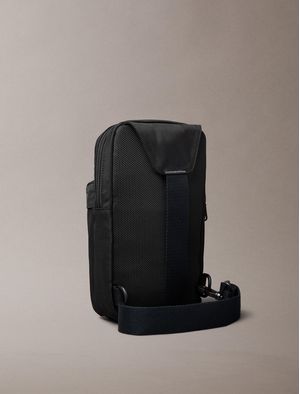 bolsa-calvin-klein-crossbody-bold-sling-hombre-negro-4d3300g-ub1