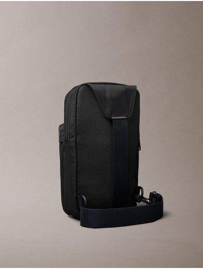 bolsa-calvin-klein-crossbody-bold-sling-hombre-negro-4d3300g-ub1