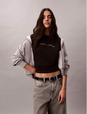 playera-calvin-klein-boxy-graphic-mujer-negro-47f820g-ub1