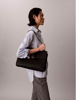 bolsa-calvin-klein-satchel-emblem-pebble-mujer-negro-4f3494g-ub1