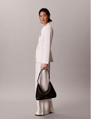 bolsa-calvin-klein-emblem-top-zip-mujer-negro-4f3495g-ub1