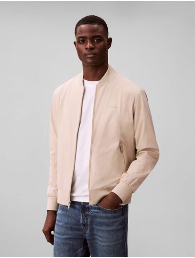 chamarra-calvin-klein-bomber-mate-hombre-beige-40fm512-nsu