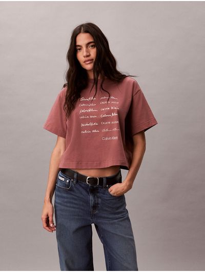 playera-calvin-klein-cropped-boxy-grafica-mujer-rosa-47f823g-41j