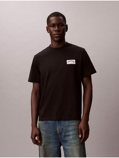 playera-calvin-klein-collegiate-badge-hombre-negro-4rf294g-ub1