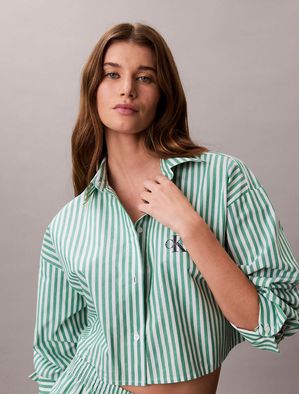 camisa-calvin-klein-popelina-cropped-mujer-azul-qs7605-4zf