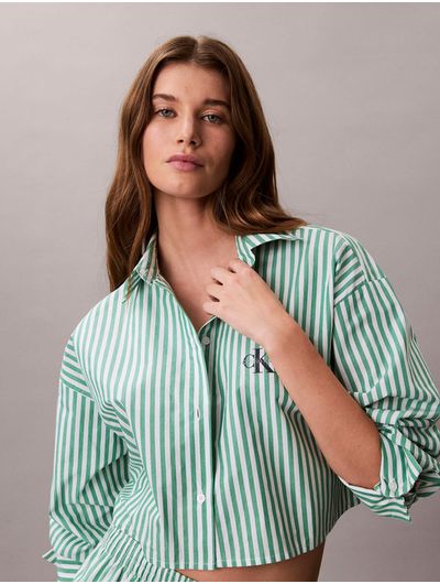 camisa-calvin-klein-popelina-cropped-mujer-azul-qs7605-4zf