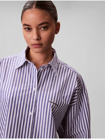 camisa-calvin-klein-popelina-cropped-mujer-azul-qs7605-519