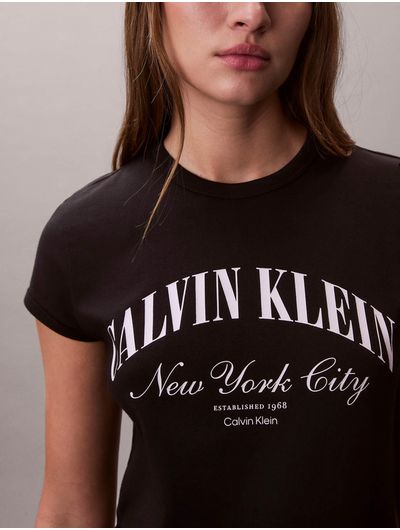 playera-calvin-klein-baby-tee-grafico-mujer-negro-47f815g-ub1