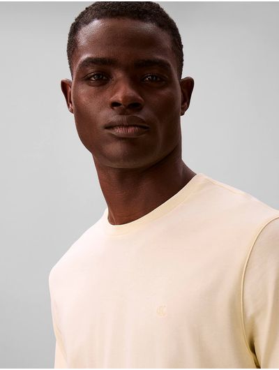 playera-calvin-klein-supima-hombre-amarillo-4lb275g-zrk