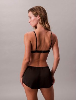 bra-calvin-klein-signature-satin-sin-forro-mujer-negro-qf8392-ub1