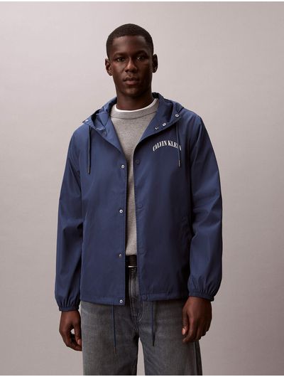 chamarra-calvin-klein-rompevientos-graphic-print-hombre-azul-oscuro-4rf509g-cec