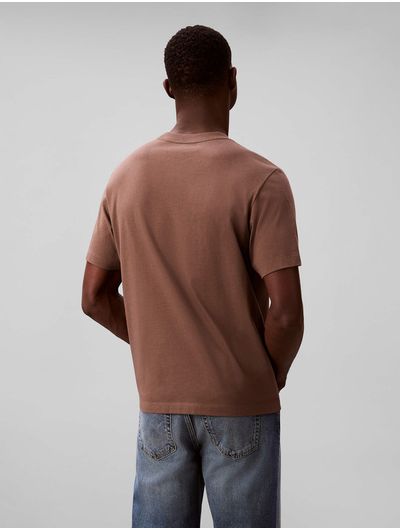 playera-calvin-klein-20s-graphic-hombre-cafe-4lf813g-9o9