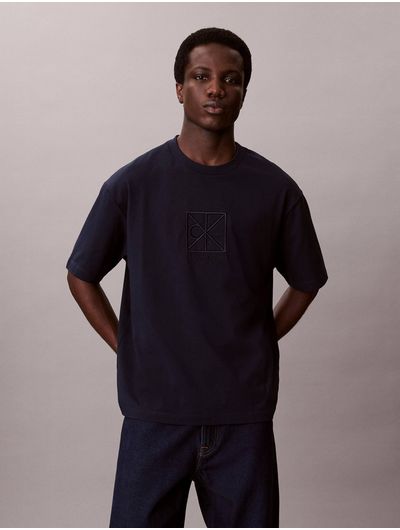playera-calvin-klein-jeans-emblem-graphic-hombre-azul-4rf817g-cef