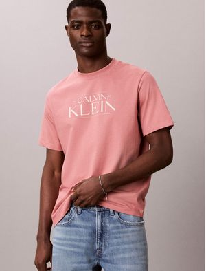 playera-calvin-klein-graphic-seasonal-hombre-rosa-ballet-4rf828g-gda