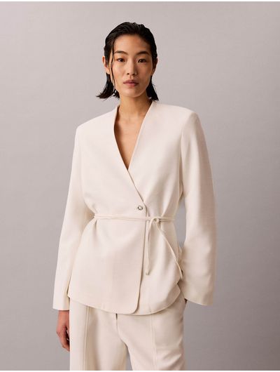 blazer-calvin-klein-heavy-textured-shine-mujer-beige-44f408g-yas