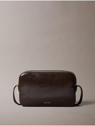 bolsa-calvin-klein-foil-logo-glossy-camera-bag-mujer-vino-4f3539g-bal