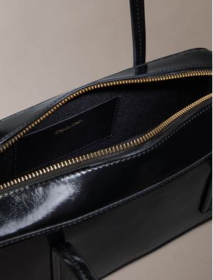 bolsa-calvin-klein-foil-logo-glossy-bauletto-mujer-negro-4f3638g-ub1