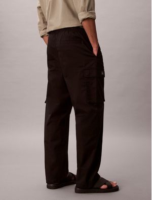 pantalon-calvin-klein-cargo-straight-pull-on-cotton-hombre-negro-40em616-002