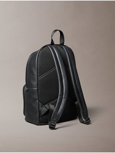 mochila-calvin-klein-round-hombre-negro-4d3081g-ub1