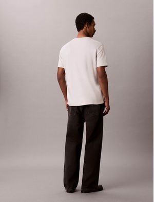 playera-calvin-klein-supima-chest-embroidery-hombre-beige-4lb275g-pdj