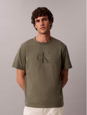 playera-calvin-klein-hero-monologo-hombre-verde-4rb862g-ldy