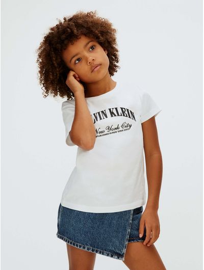 playera-calvin-klein-collegiate-niña-blanco-lvcksja24g-yaf