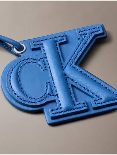 charm-calvin-klein-deboss-monogram-patch-mujer-azul-4f1191g-4uf