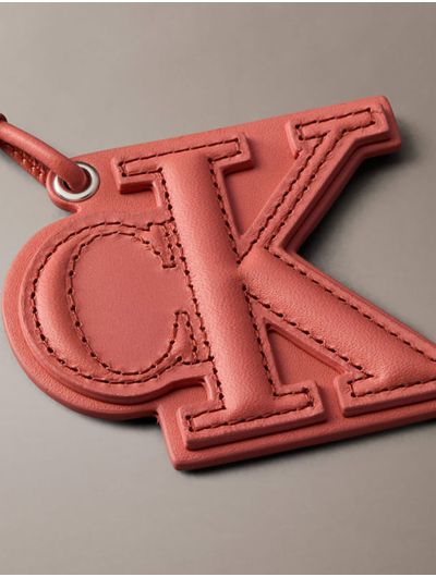 charm-calvin-klein-deboss-monogram-patch-mujer-rosa-4f1191g-8xn