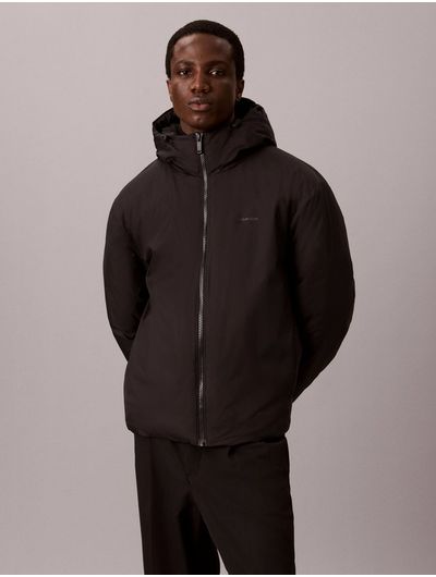 chamarra-calvin-klein-rxd-ultra-lightweight-ripstop-con-logo-hombre-negro-4lf503g-ub1