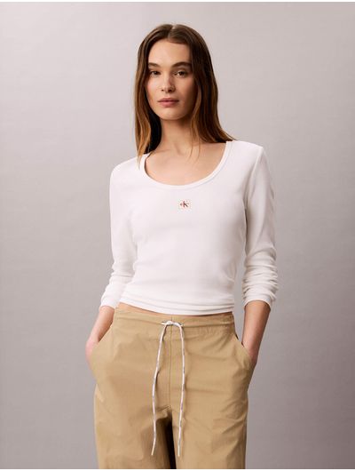 playera-calvin-klein-woven-label-baby-rib-scoop-neck-mujer-blanco-47d218g-yaf