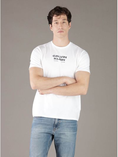 playera-calvin-klein-logo-hombre-blanco-4rg801g-yaf