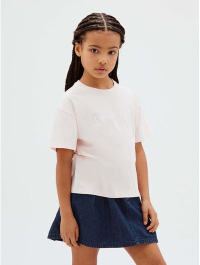 playera-calvin-klein-seasonal-ck-logo-boxy-con-logo-nina-rosa-lvcktja23g-t0r