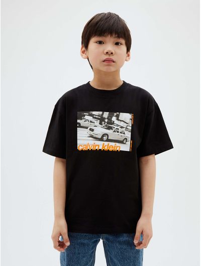 playera-calvin-klein-photoprint-con-estampado-frontal-nino-negro-lvcktja44b-beh