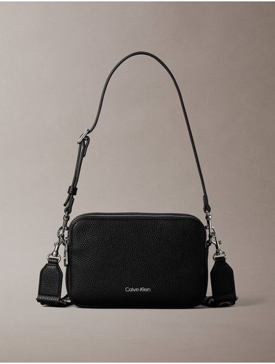 bolsa-camera-con-correa-webbing-doble-calvin-klein-para-mujer-color-negro-4f3656g-ub1