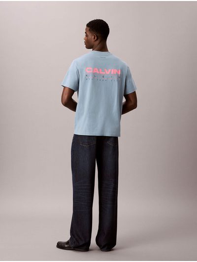 playera-grafica-calvin-klein-hombre-azul-claro-4rg827g-cdp