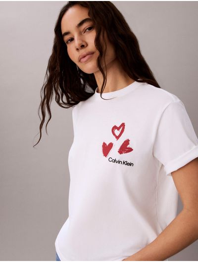 playera-boxy-hearts-calvin-klein-mujer-blanco-47h876g-yaf