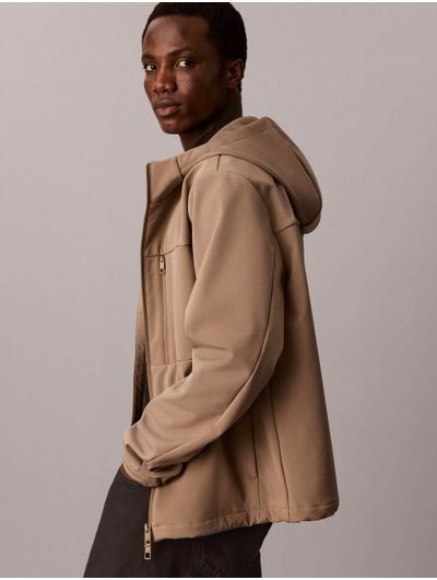 chamarra-softshell-con-capucha-calvin-klein-hombre-caqui-4lh598g-gpf