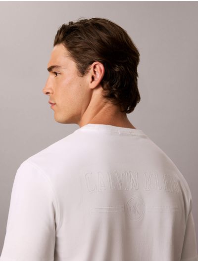 playera-varsity-interlock-calvin-klein-hombre-blanco-4rh808g-yaf
